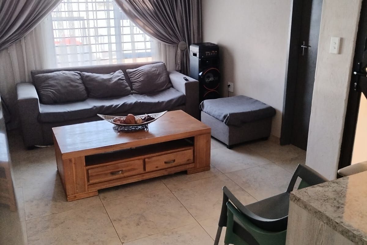 House To Rent in Soshanguve Ext - Photo 5