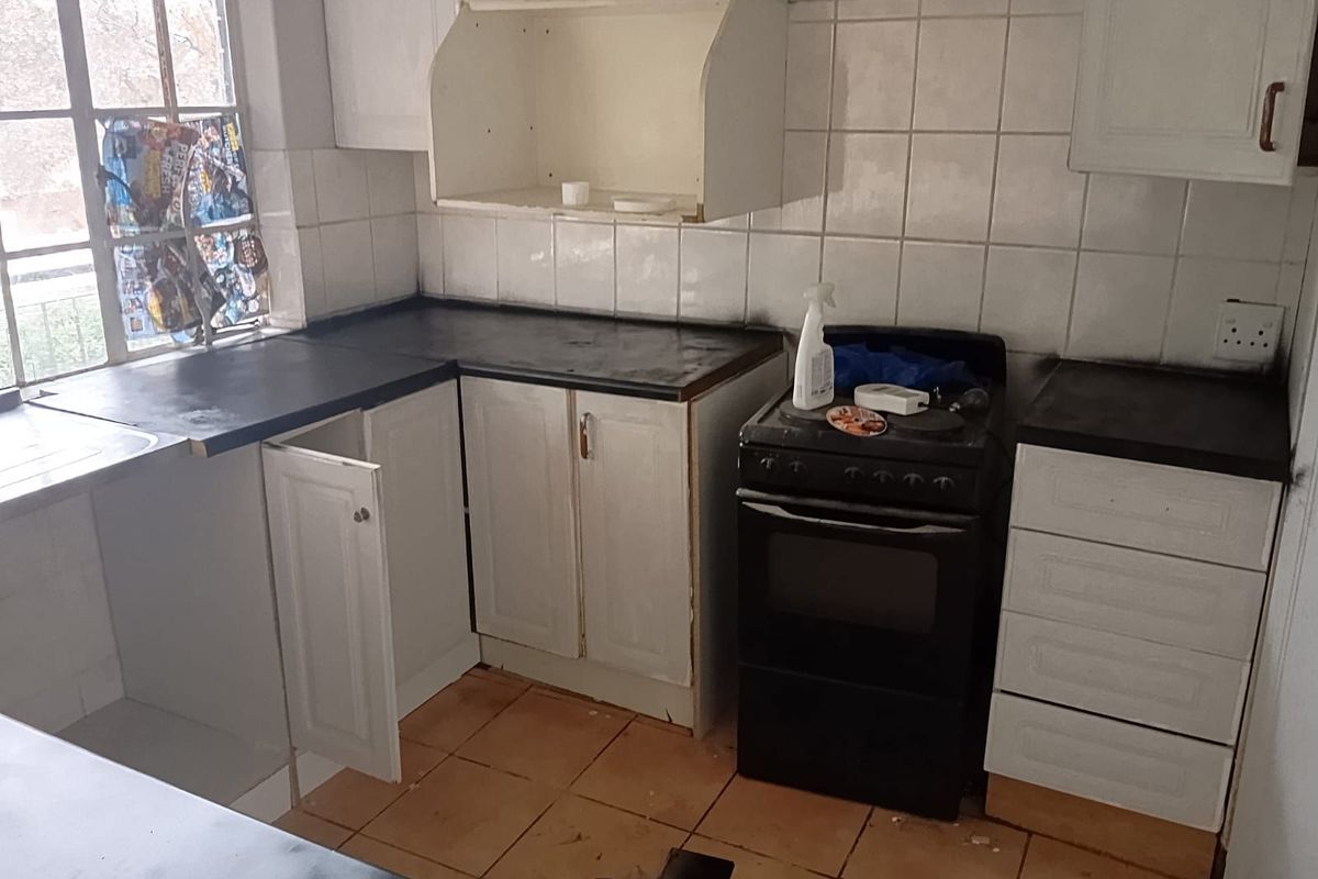 Apartment For Sale in Windsor East - Photo 3