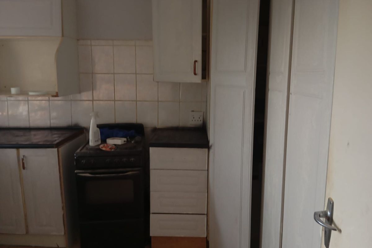 Apartment For Sale in Windsor East - Photo 5