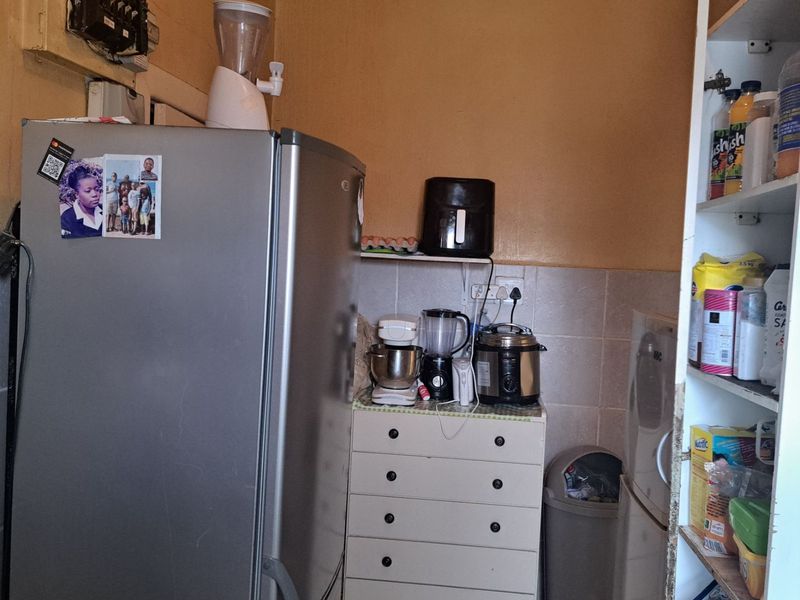 Apartment For Sale in North End - Photo 3