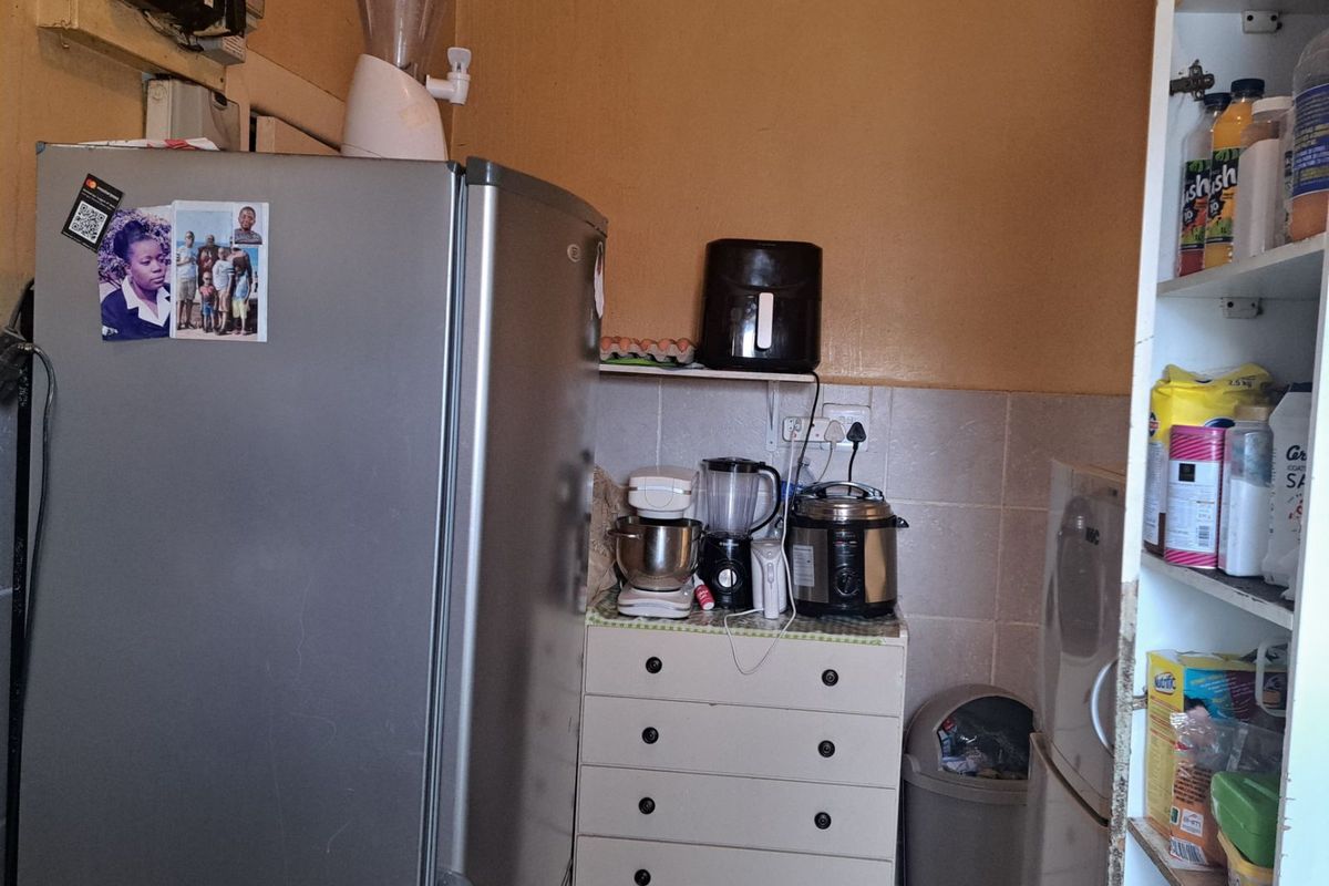 Apartment For Sale in North End - Photo 3