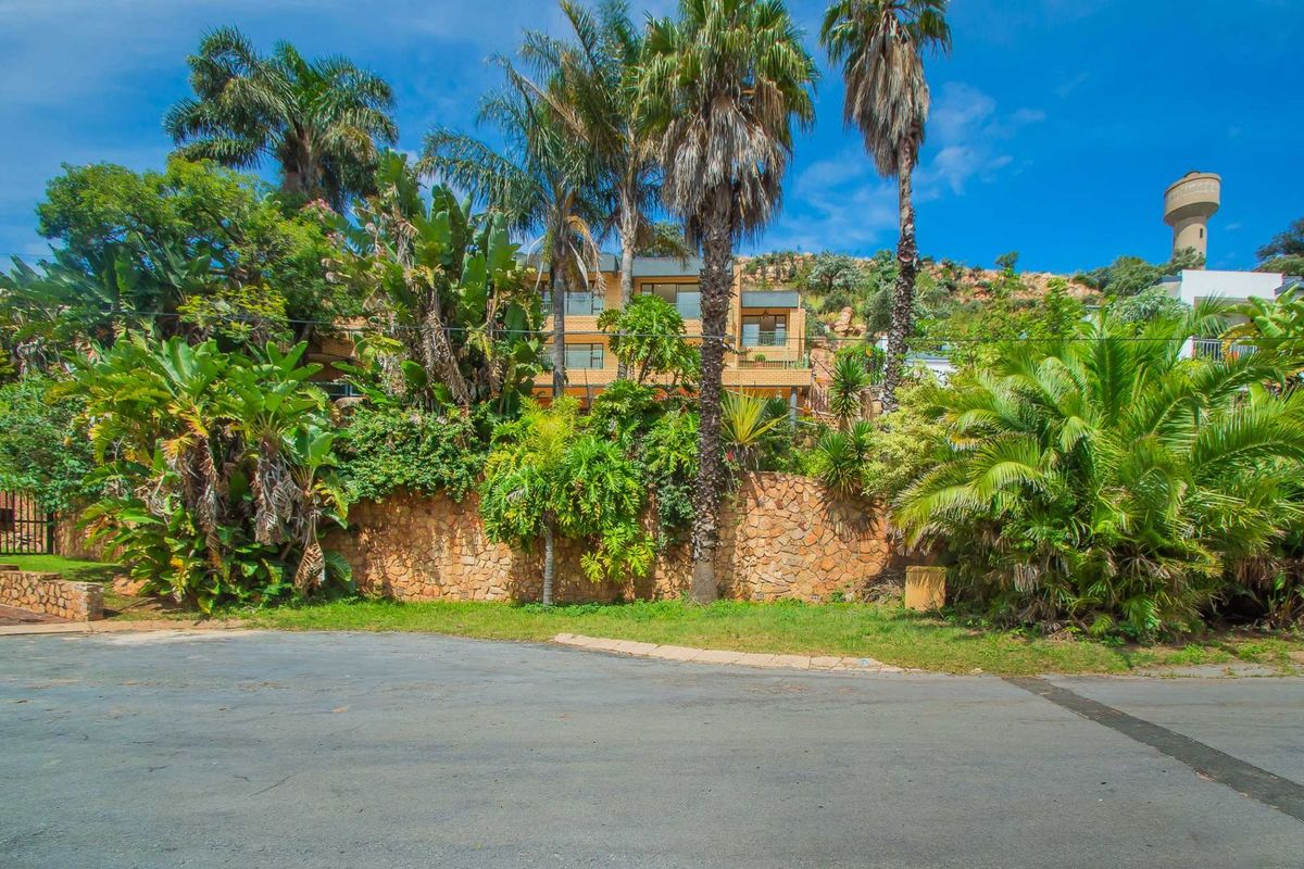 House For Sale in Northcliff - Photo 3