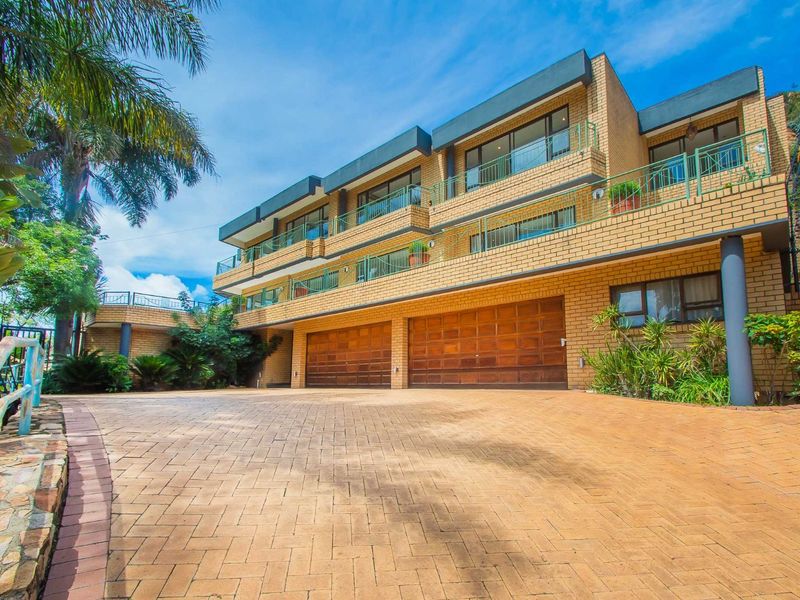 House For Sale in Northcliff - Photo 2