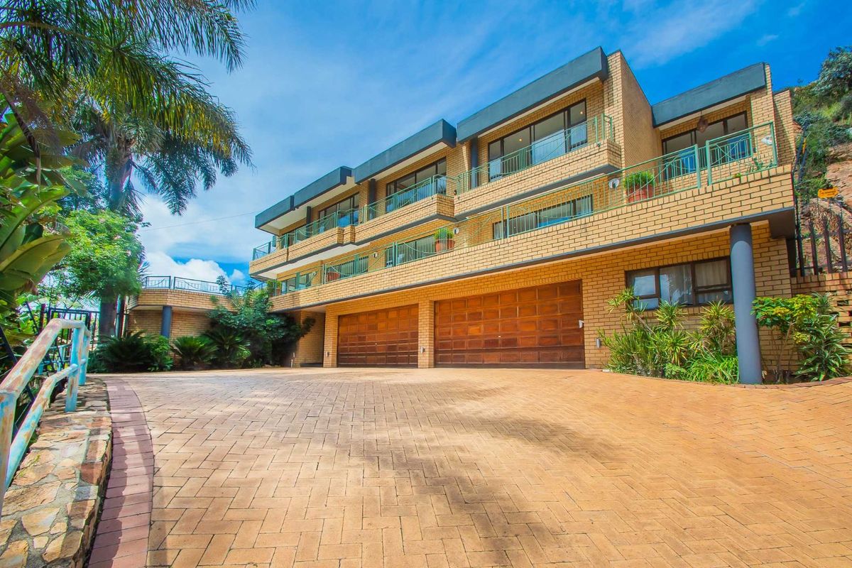 House For Sale in Northcliff - Photo 2