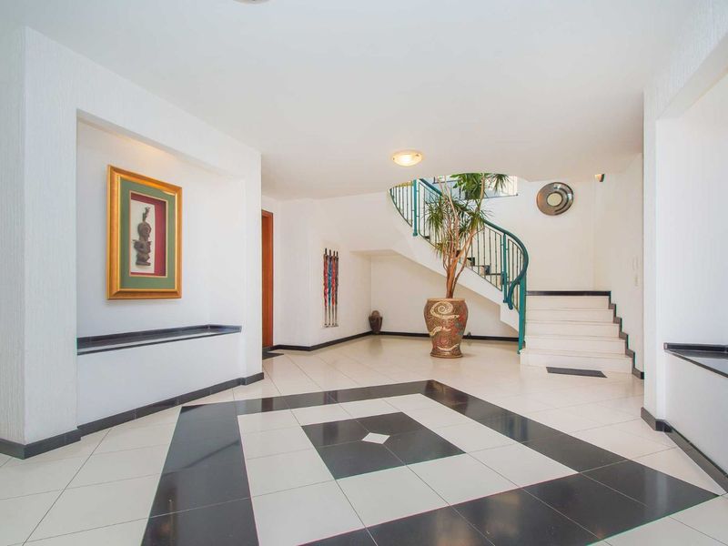 House For Sale in Northcliff - Photo 6