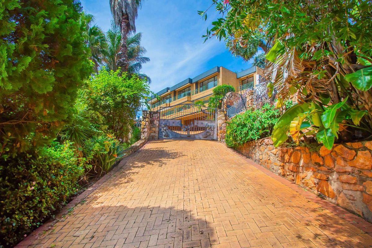 House For Sale in Northcliff - Photo 4