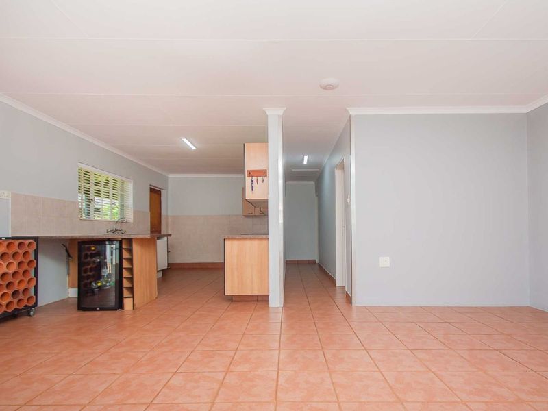 House For Sale in Fairland - Photo 10