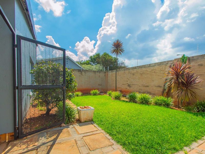 House For Sale in Fairland - Photo 5