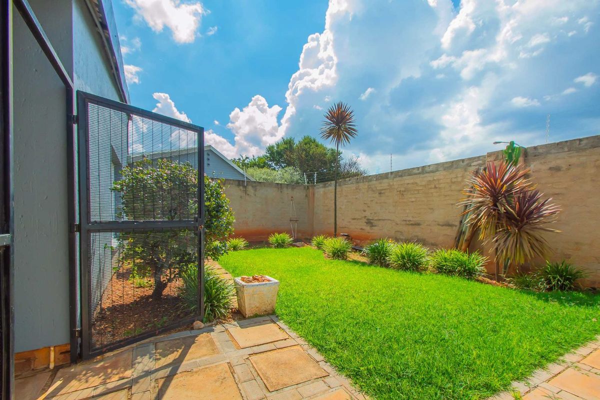 House For Sale in Fairland - Photo 5