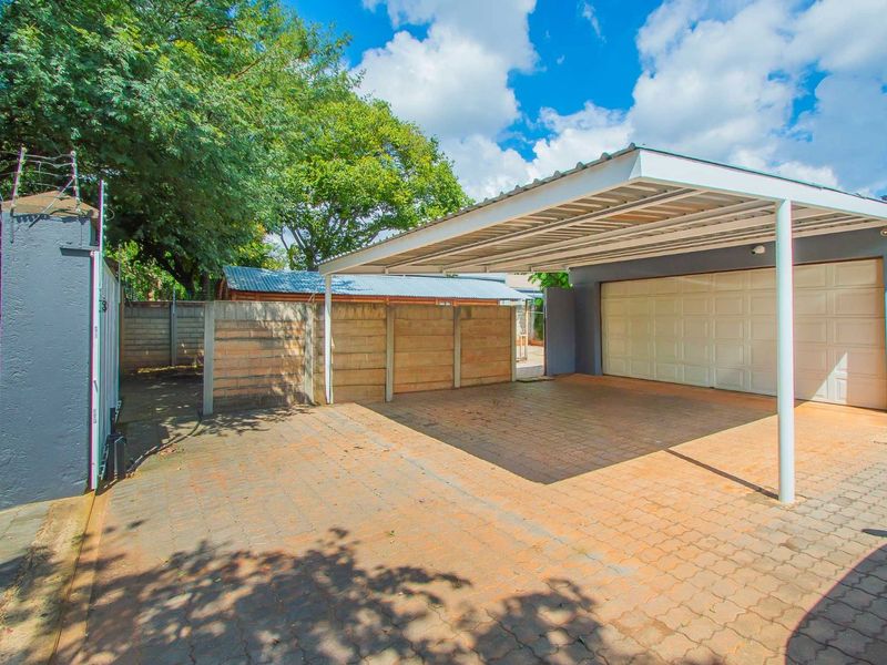 House For Sale in Fairland - Photo 3