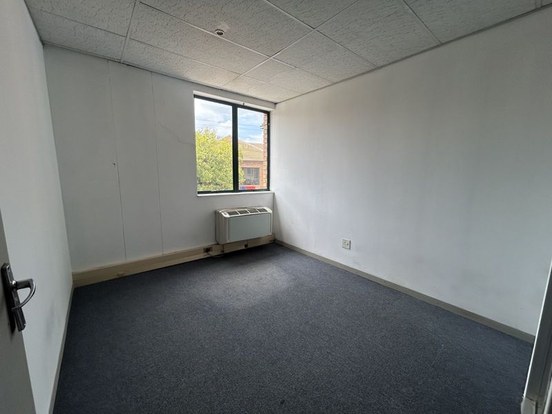 Office To Rent in Menlyn - Photo 6