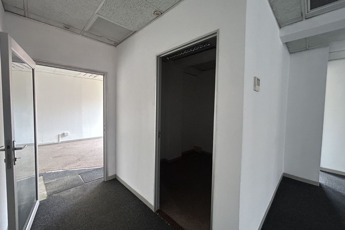 Office To Rent in Menlyn - Photo 5