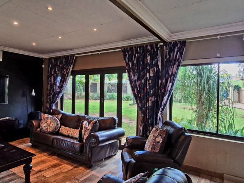 House For Sale in Lydenburg Central - Photo 7