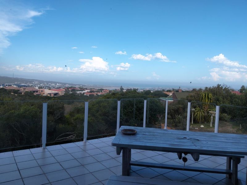 House For Sale in Stilbaai Wes - Photo 2