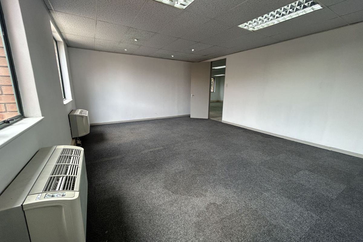 Office To Rent in Menlyn - Photo 4