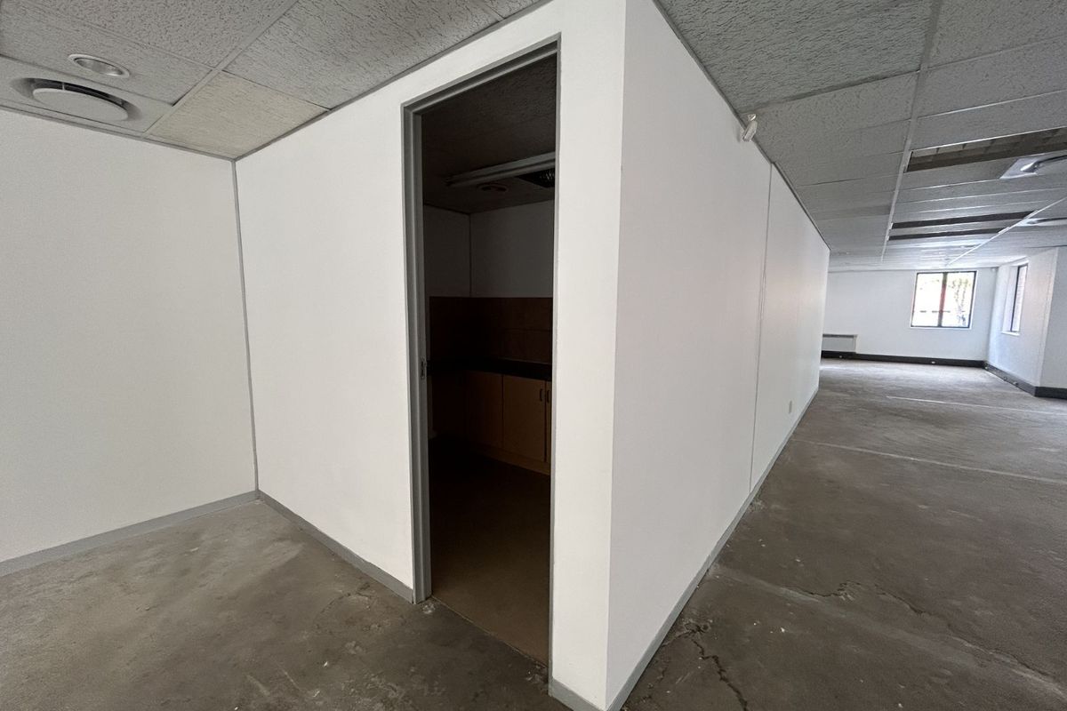 Office To Rent in Menlyn - Photo 5