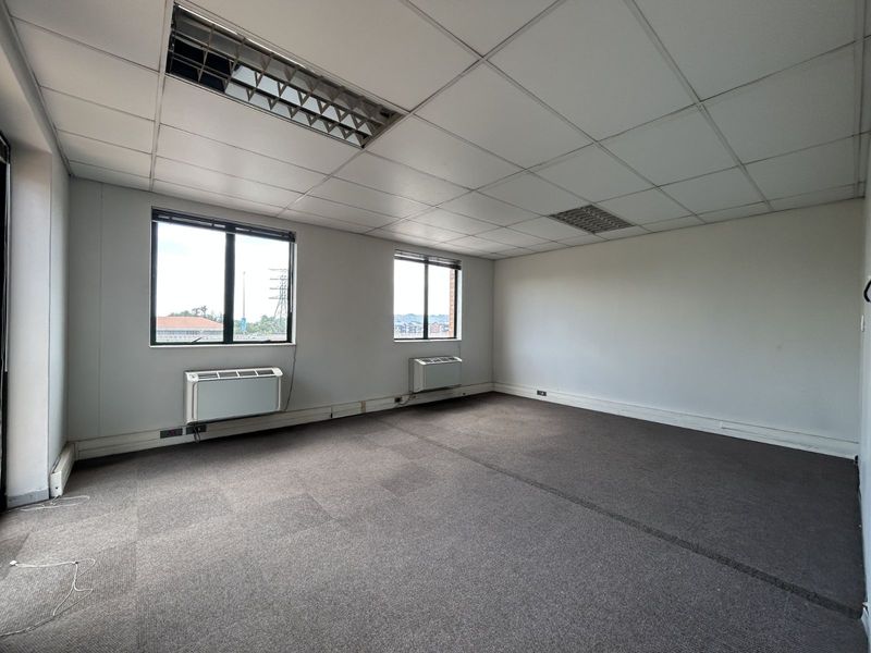 Office To Rent in Menlo Park - Photo 3