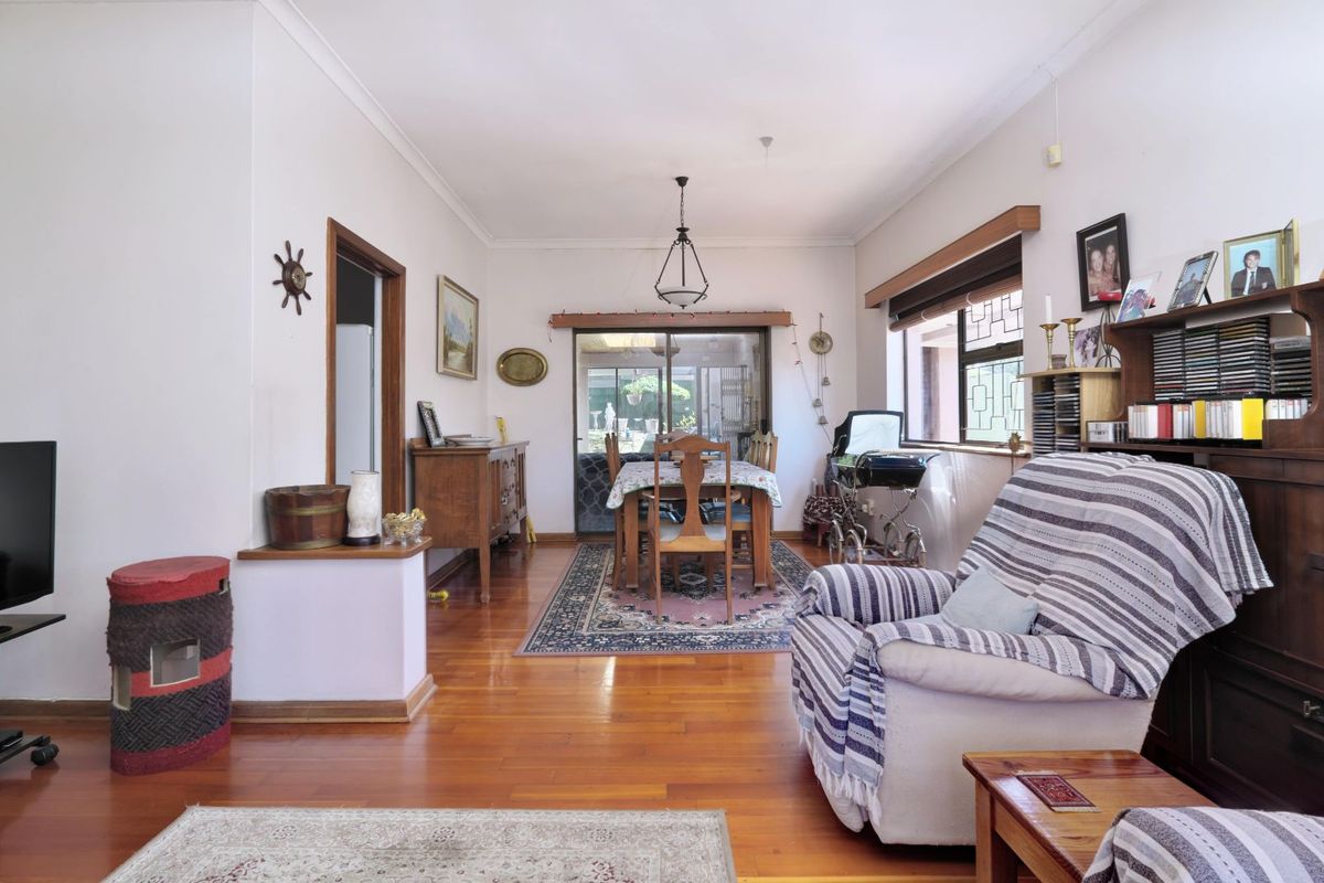 House For Sale in Glenhurd - Photo 3