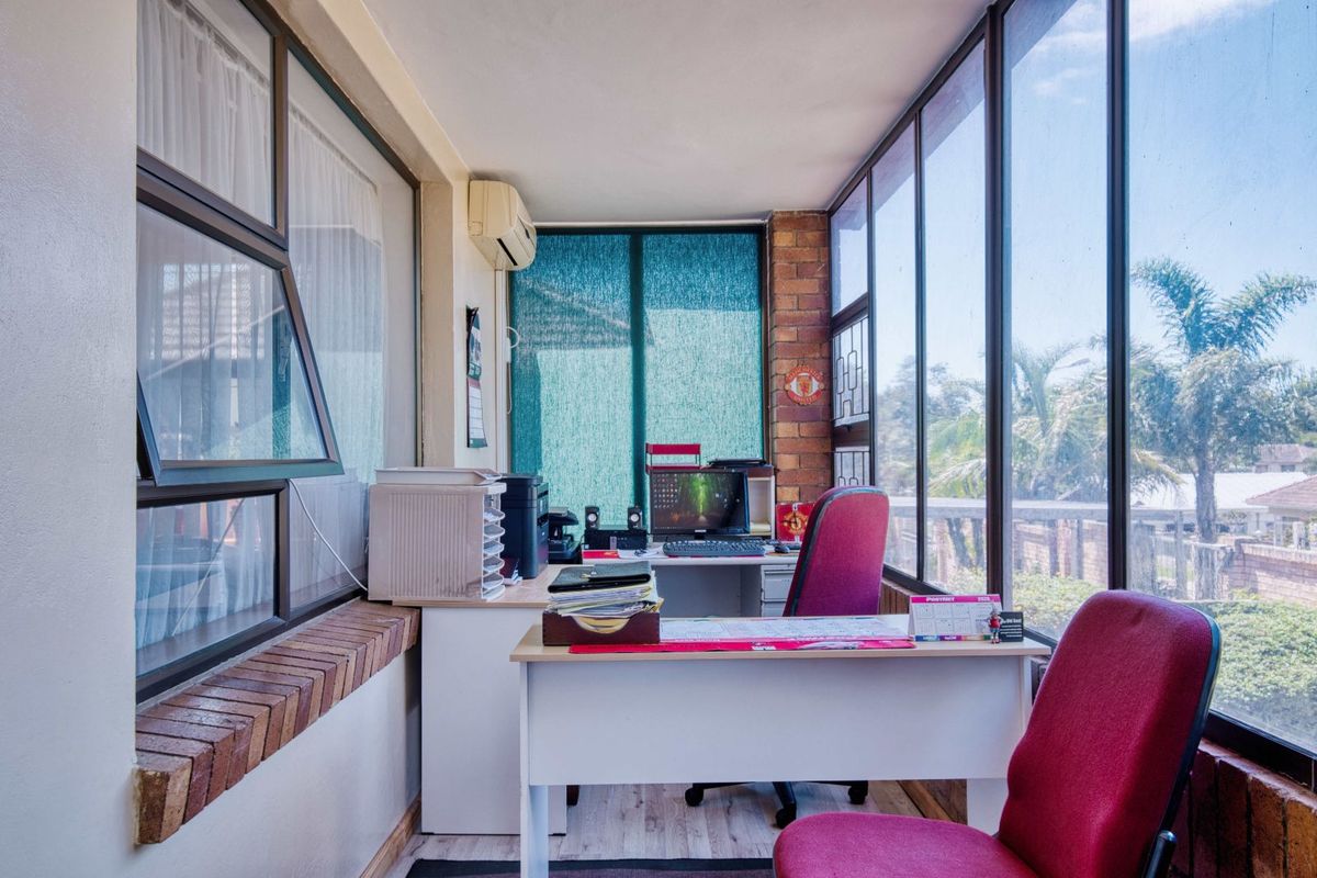 House For Sale in Glenhurd - Photo 2