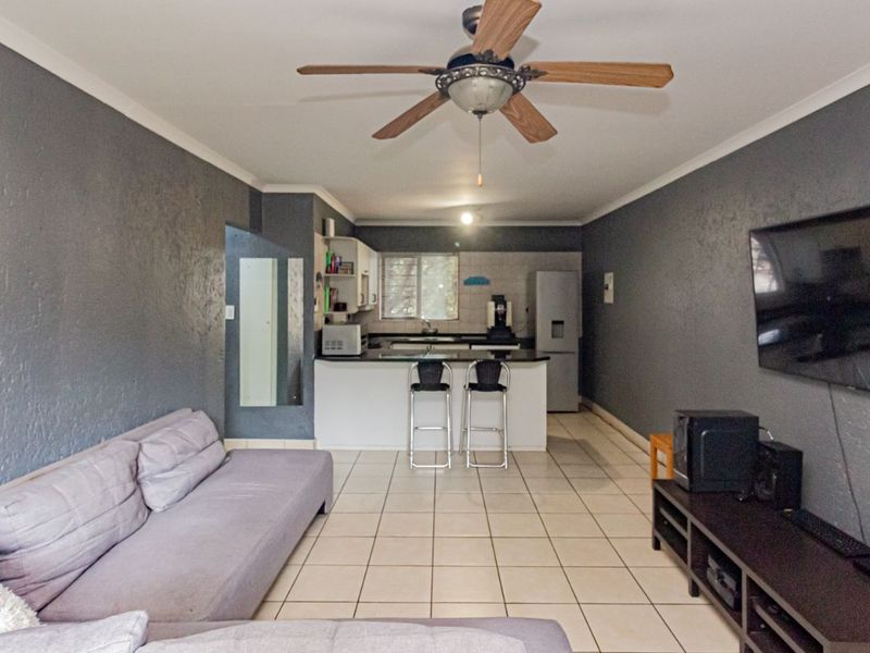 House For Sale in Malanshof - Photo 9