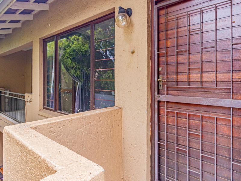 House For Sale in Malanshof - Photo 6