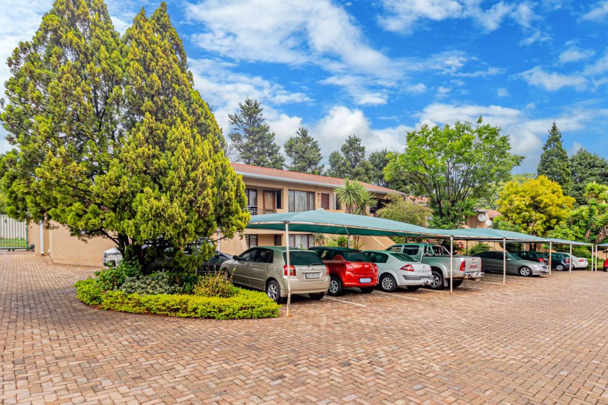 House For Sale in Malanshof - Photo 2