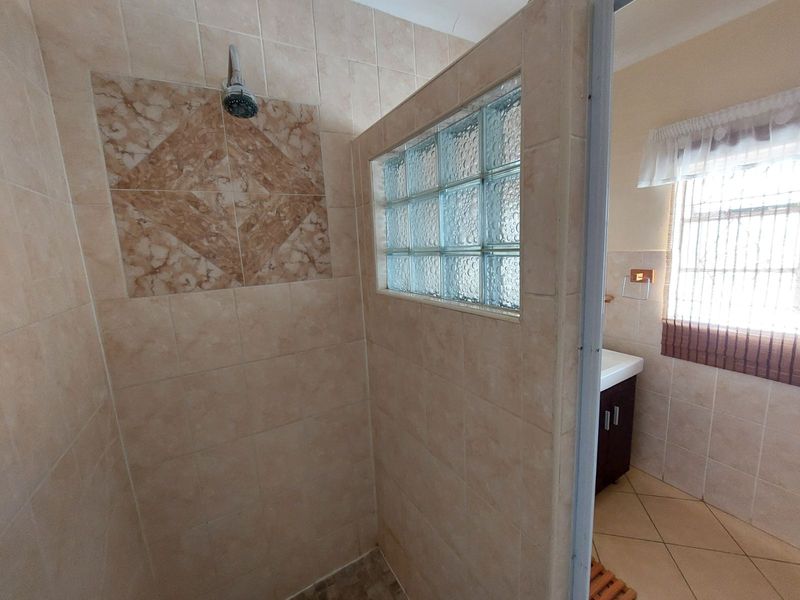 House To Rent in Graaff-Reinet Central - Photo 5