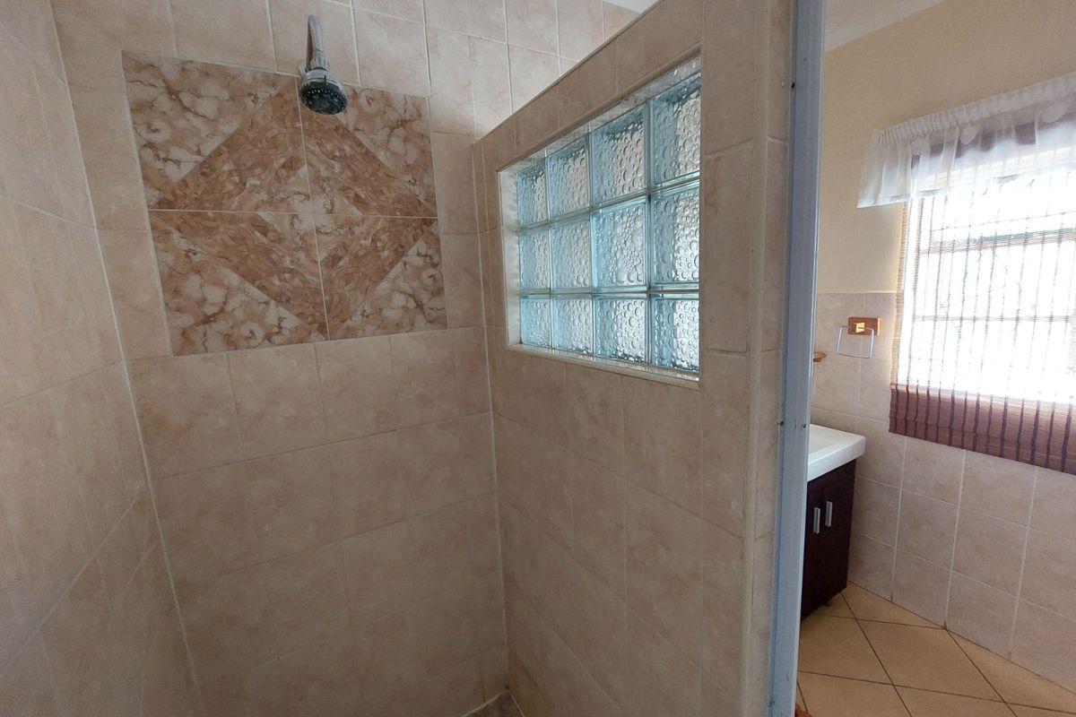 House To Rent in Graaff-Reinet Central - Photo 5