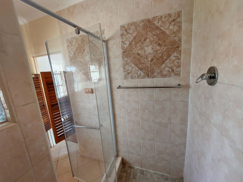 House To Rent in Graaff-Reinet Central - Photo 4
