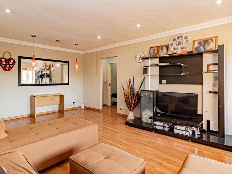 House For Sale in Ferndale - Photo 6