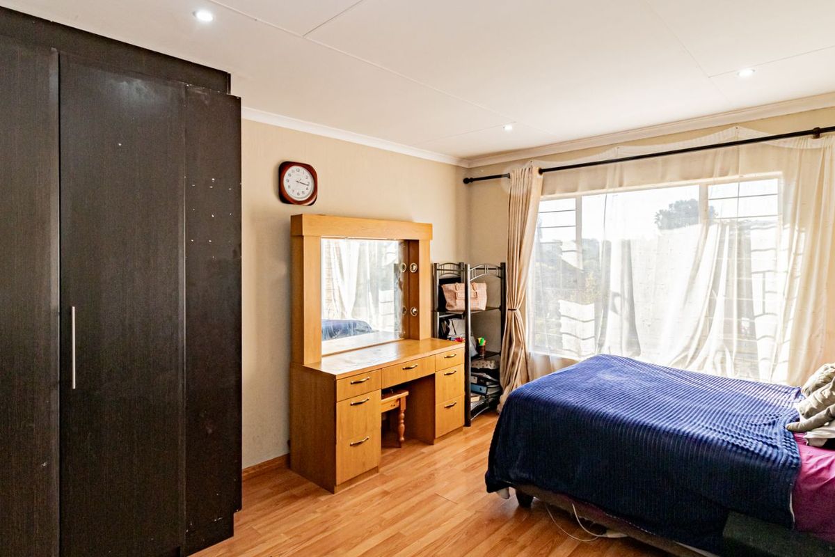 House For Sale in Ferndale - Photo 3