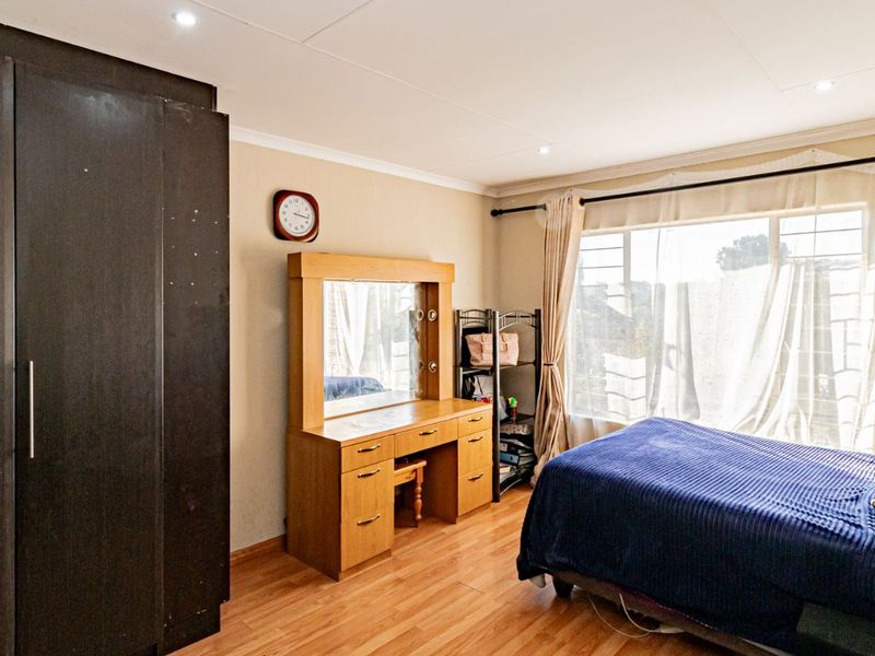 House For Sale in Ferndale - Photo 3