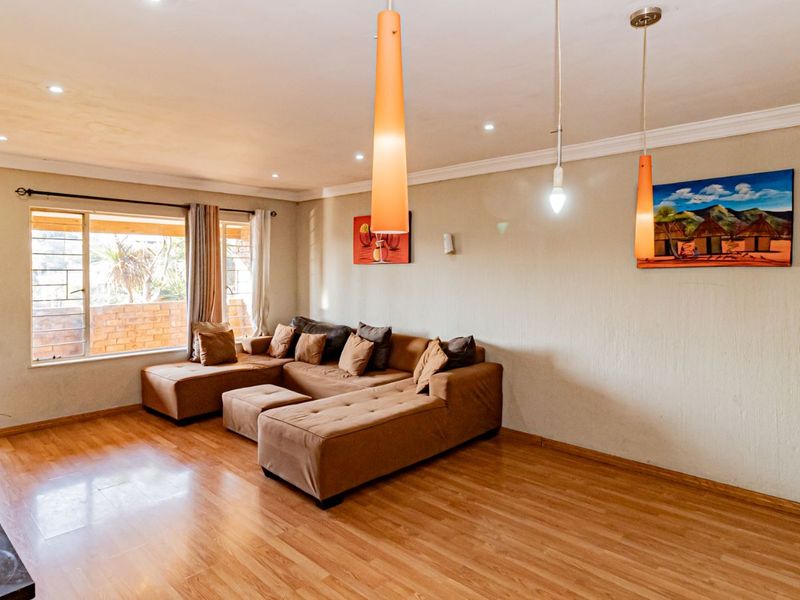 House For Sale in Ferndale - Photo 4