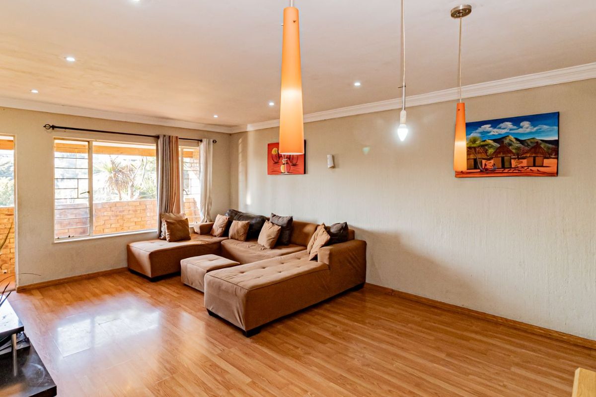 House For Sale in Ferndale - Photo 4