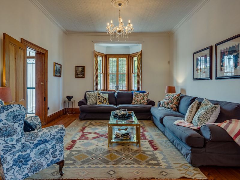 House For Sale in Richmond Hill - Photo 8