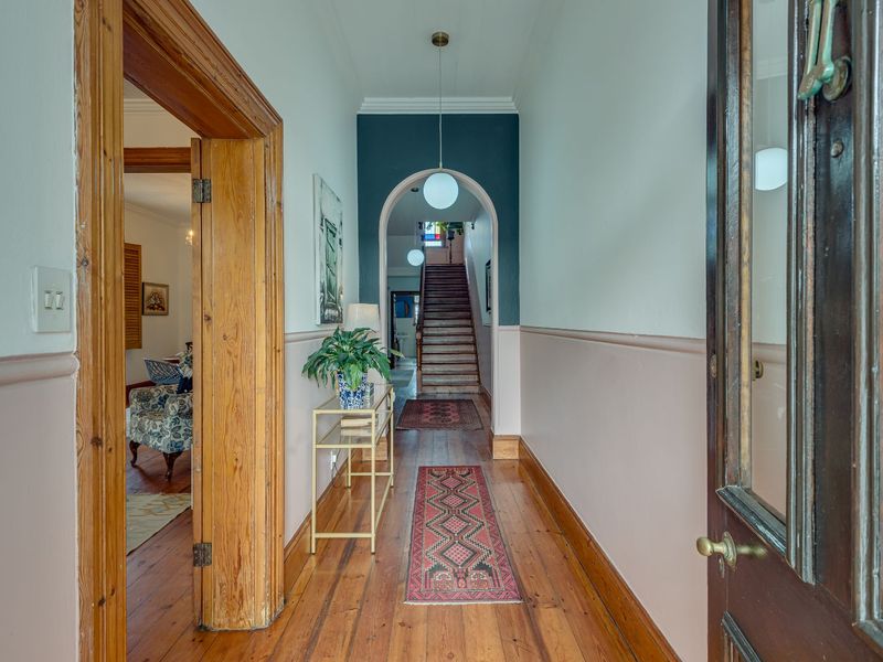 House For Sale in Richmond Hill - Photo 7