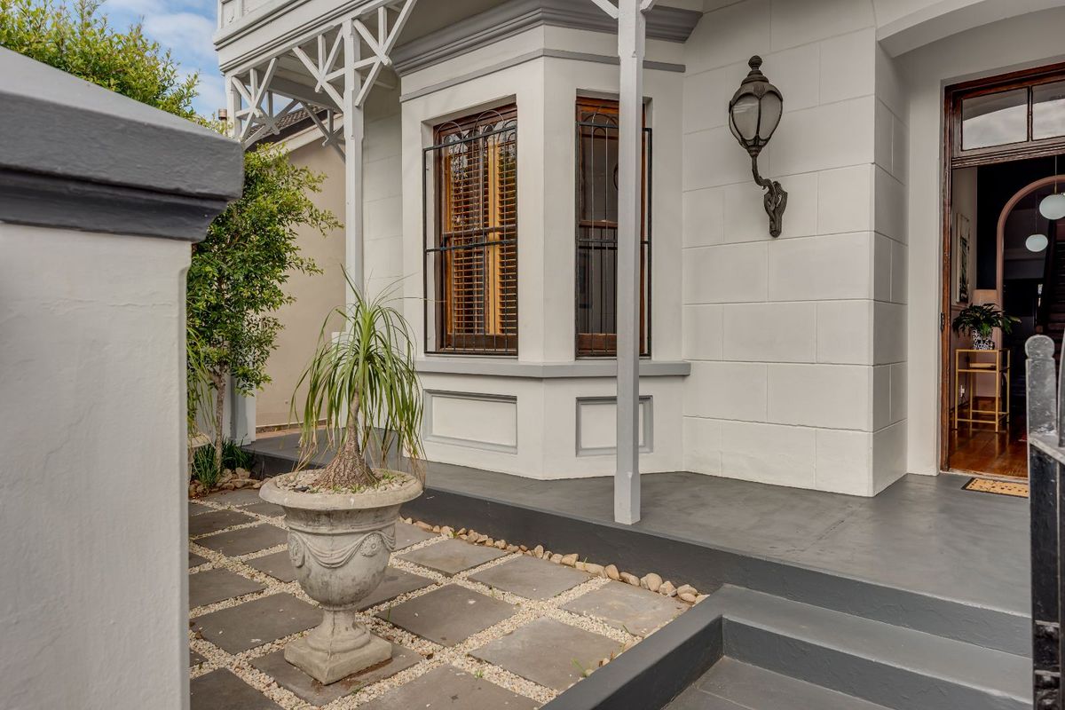 House For Sale in Richmond Hill - Photo 4