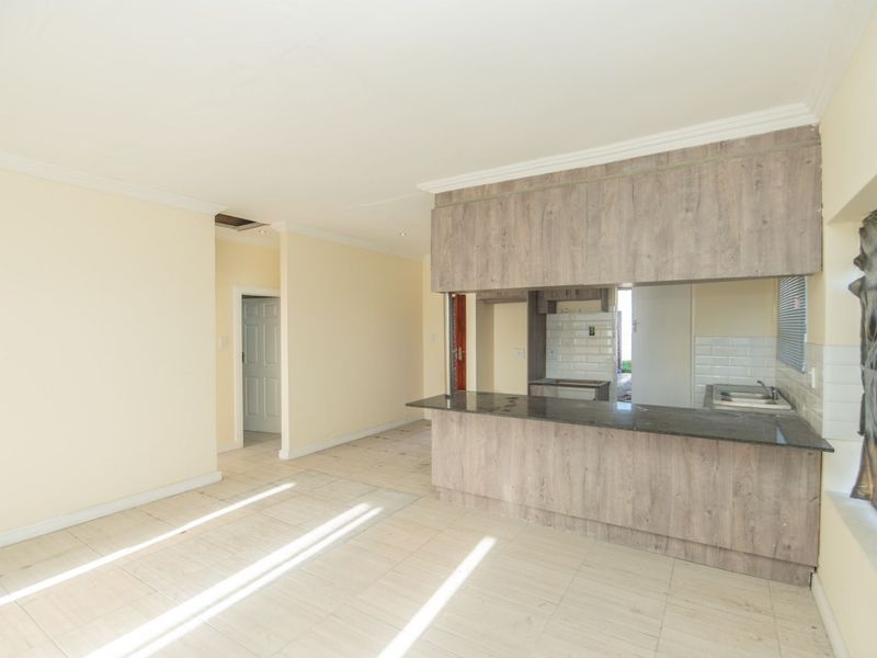 House For Sale in Bluewater Bay - Photo 6