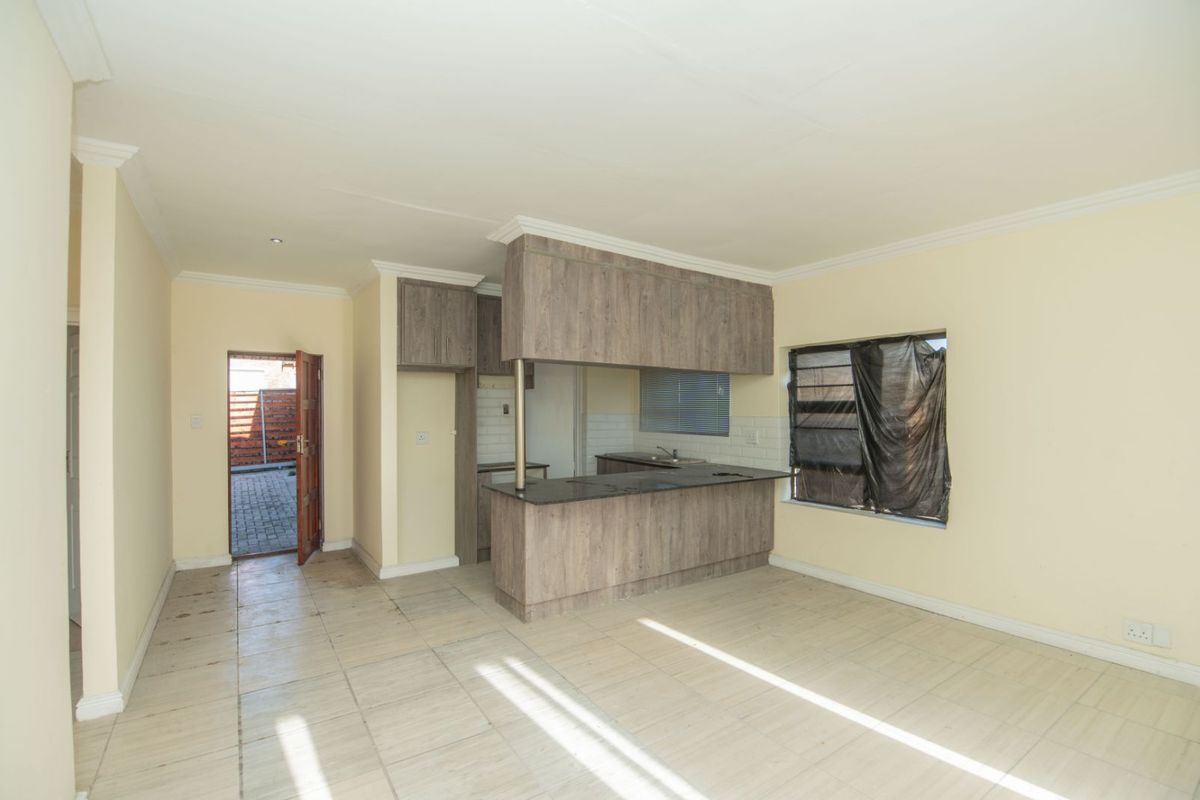 House For Sale in Bluewater Bay - Photo 4