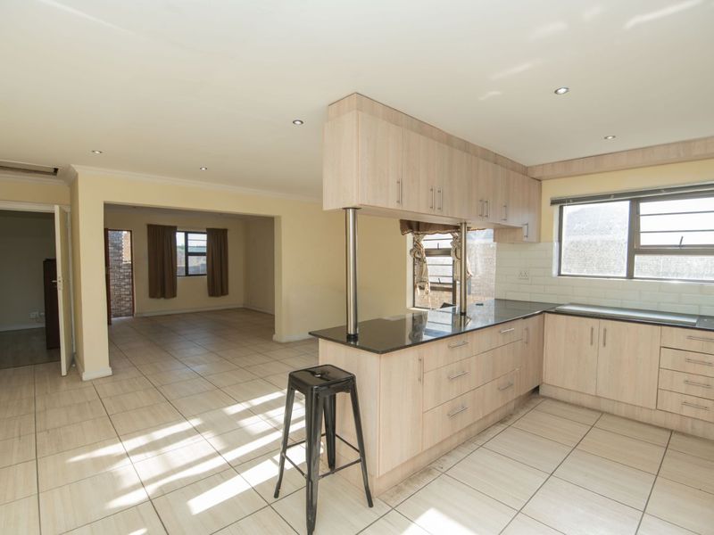 House For Sale in Bluewater Bay - Photo 2