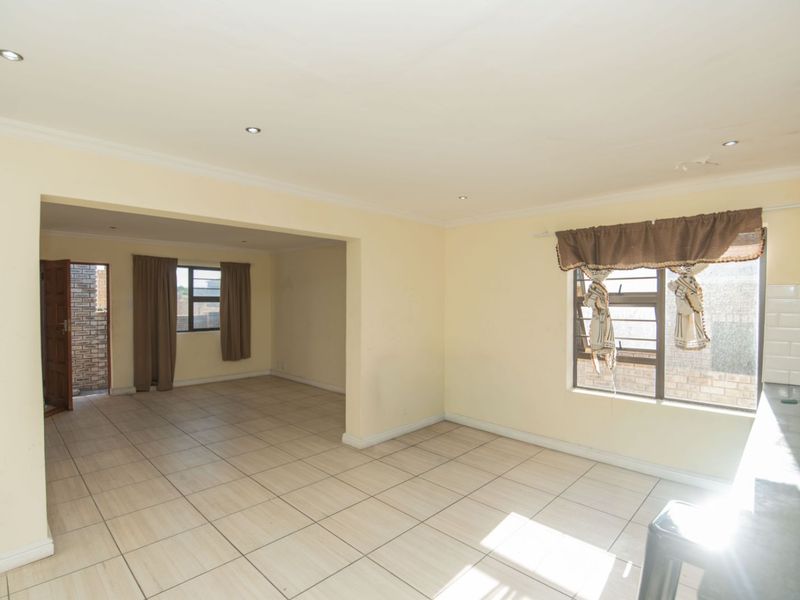 House For Sale in Bluewater Bay - Photo 4