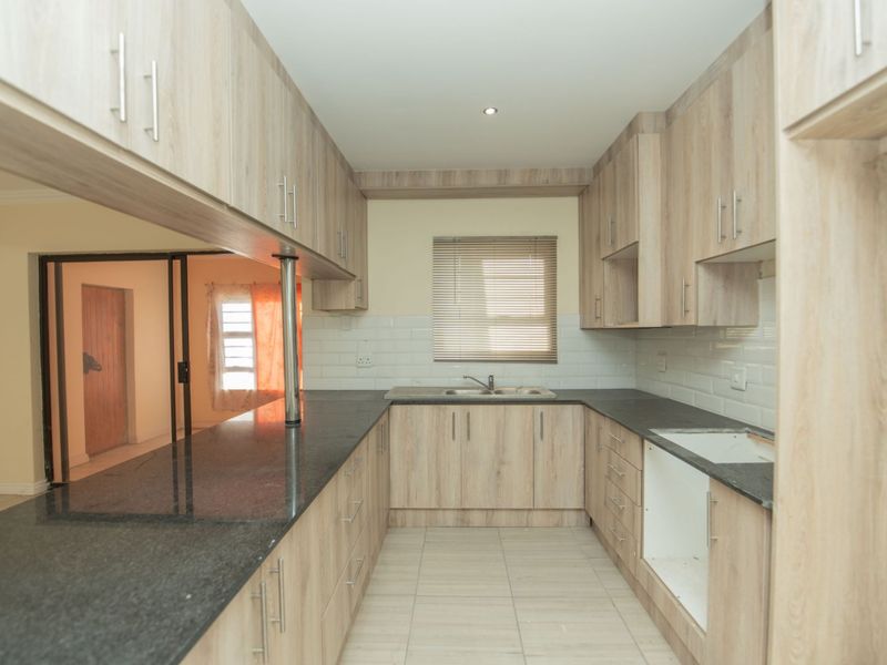 House For Sale in Bluewater Bay - Photo 9