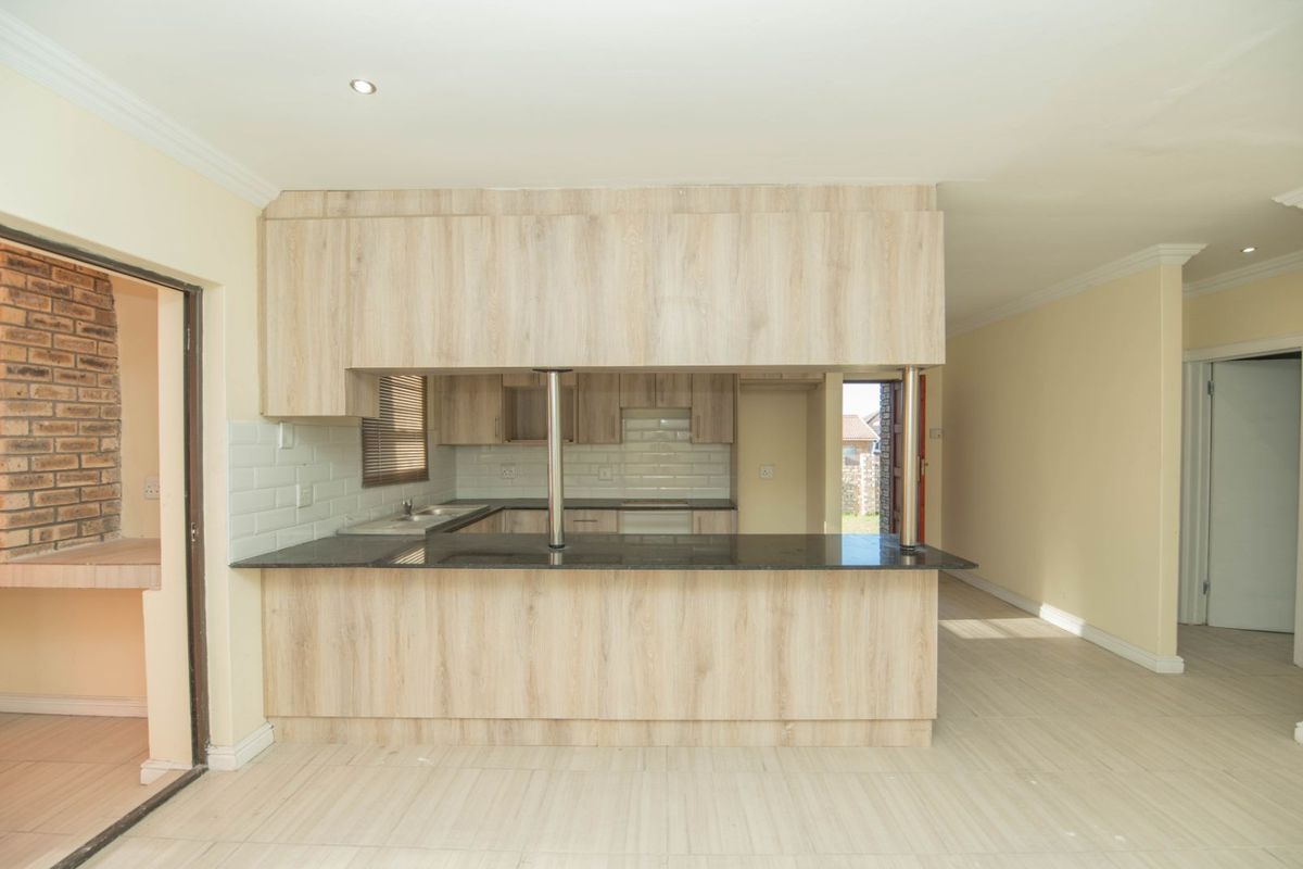 House For Sale in Bluewater Bay - Photo 5