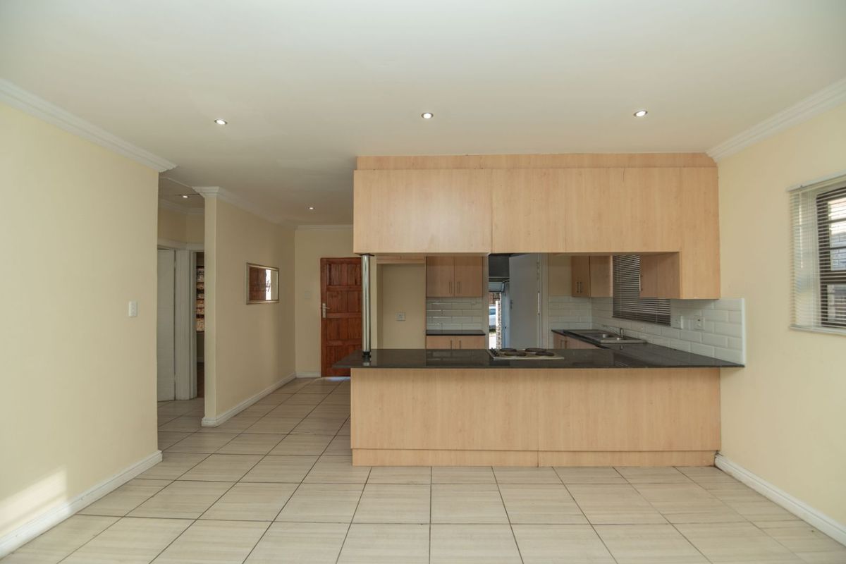 House For Sale in Bluewater Bay - Photo 4