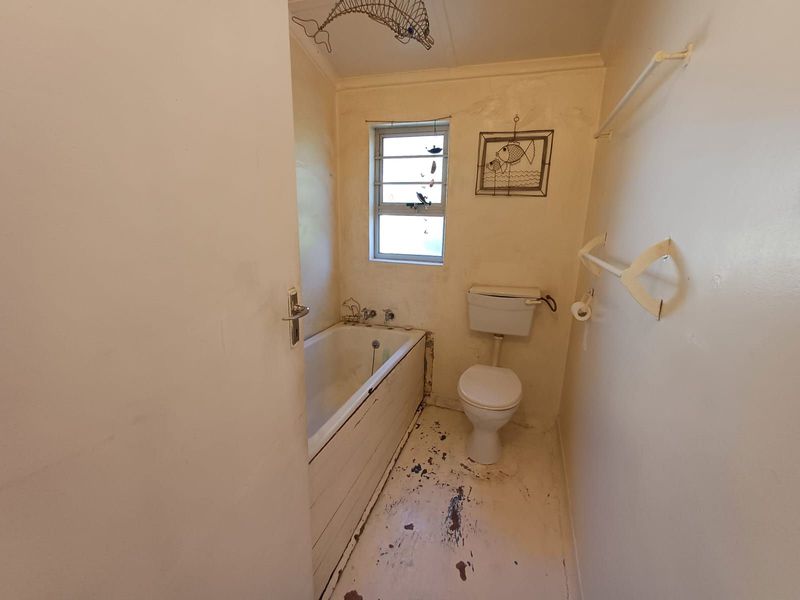 House For Sale in Forest Hill - Photo 4