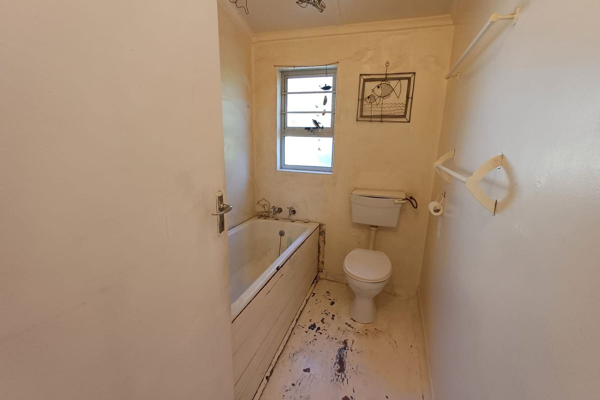 House For Sale in Forest Hill - Photo 4