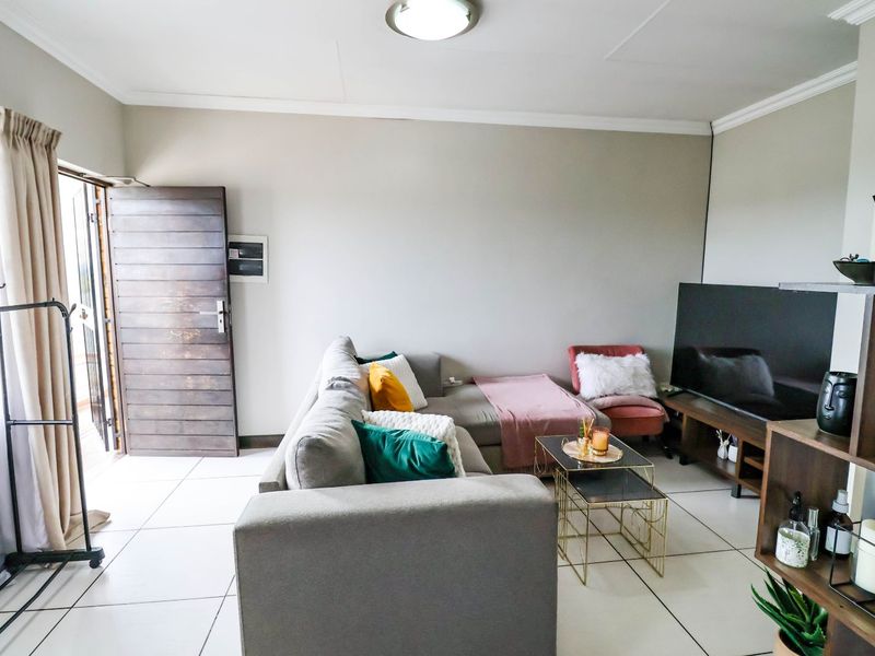 Apartment For Sale in Rooihuiskraal North - Photo 6