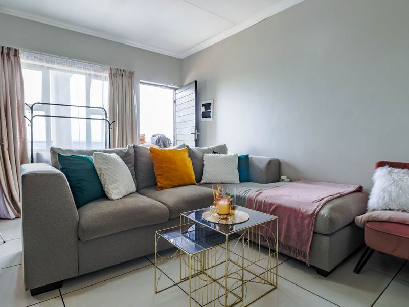 Apartment For Sale in Rooihuiskraal North - Photo 5