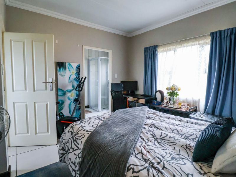 Apartment For Sale in Rooihuiskraal North - Photo 9