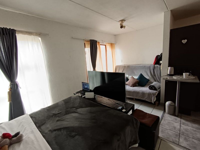 Apartment For Sale in Ferndale - Photo 3